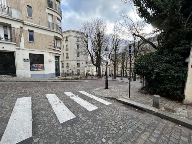 Paris Sacre Coeur Montmartre Et Tour Eiffel, 8 People, Apartment Exterior photo