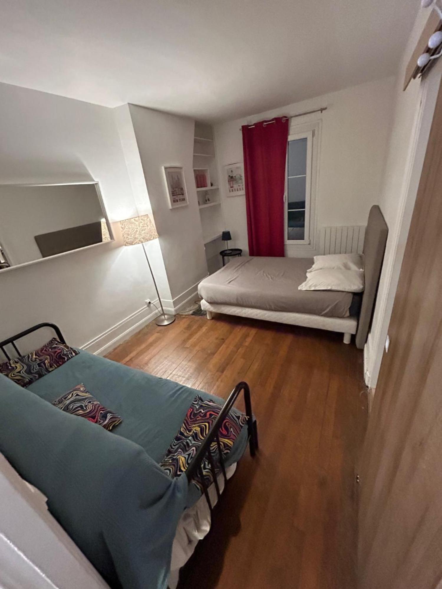 Paris Sacre Coeur Montmartre Et Tour Eiffel, 8 People, Apartment Exterior photo